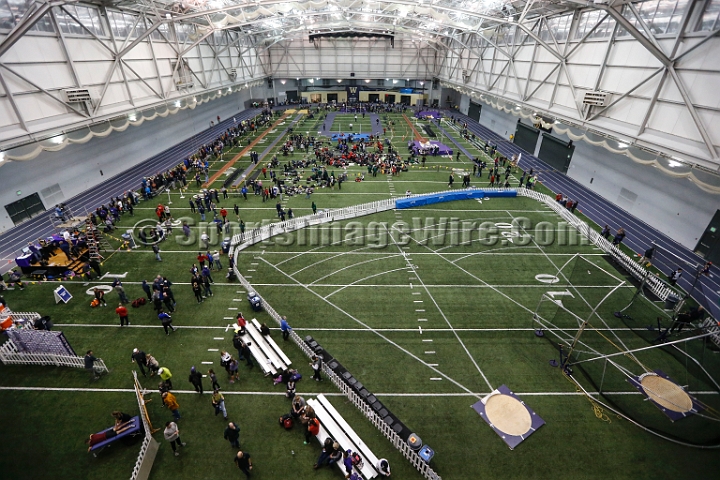 2014UWIndoorPreview-135.JPG - Jan 18, 2014; Seattle, WA, USA; in the UW Indoor preview meet at the Dempsey Indoor Track.